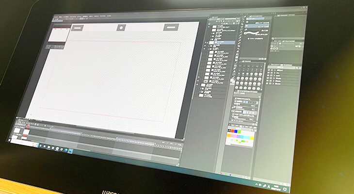 液晶タブレットの画面に作画ソフトが表示されている様子